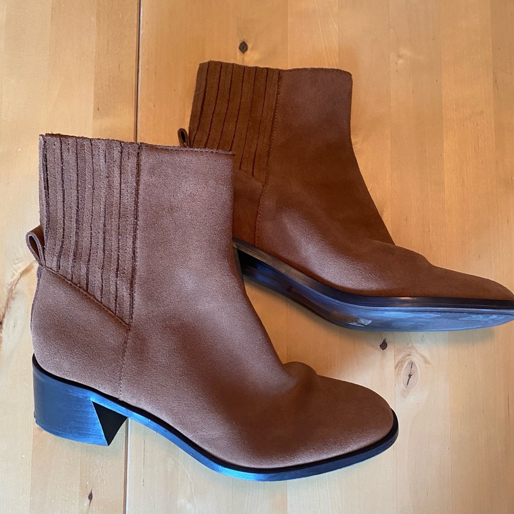 Dolce Vita Brown Sueded Material Boots